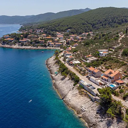 Lovely In יאנוב