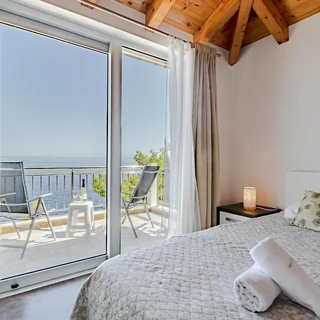 Lovely In יאנוב