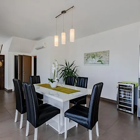 בית נופש Lovely In *